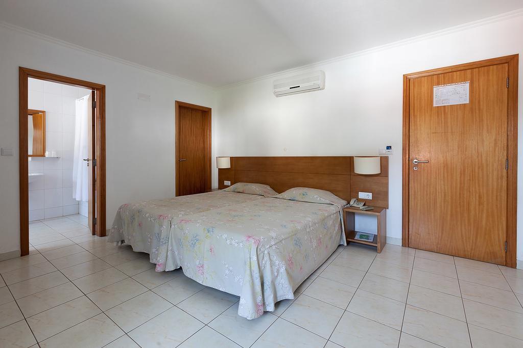Hotel Solmar Calheta  Bilik gambar